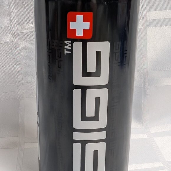 SIGG SWISS MADE METAL WATER BOTTLE SPORTS 0.6 LT BLACK AND WHITE LIDDED SPORTS - Picture 12 of 12
